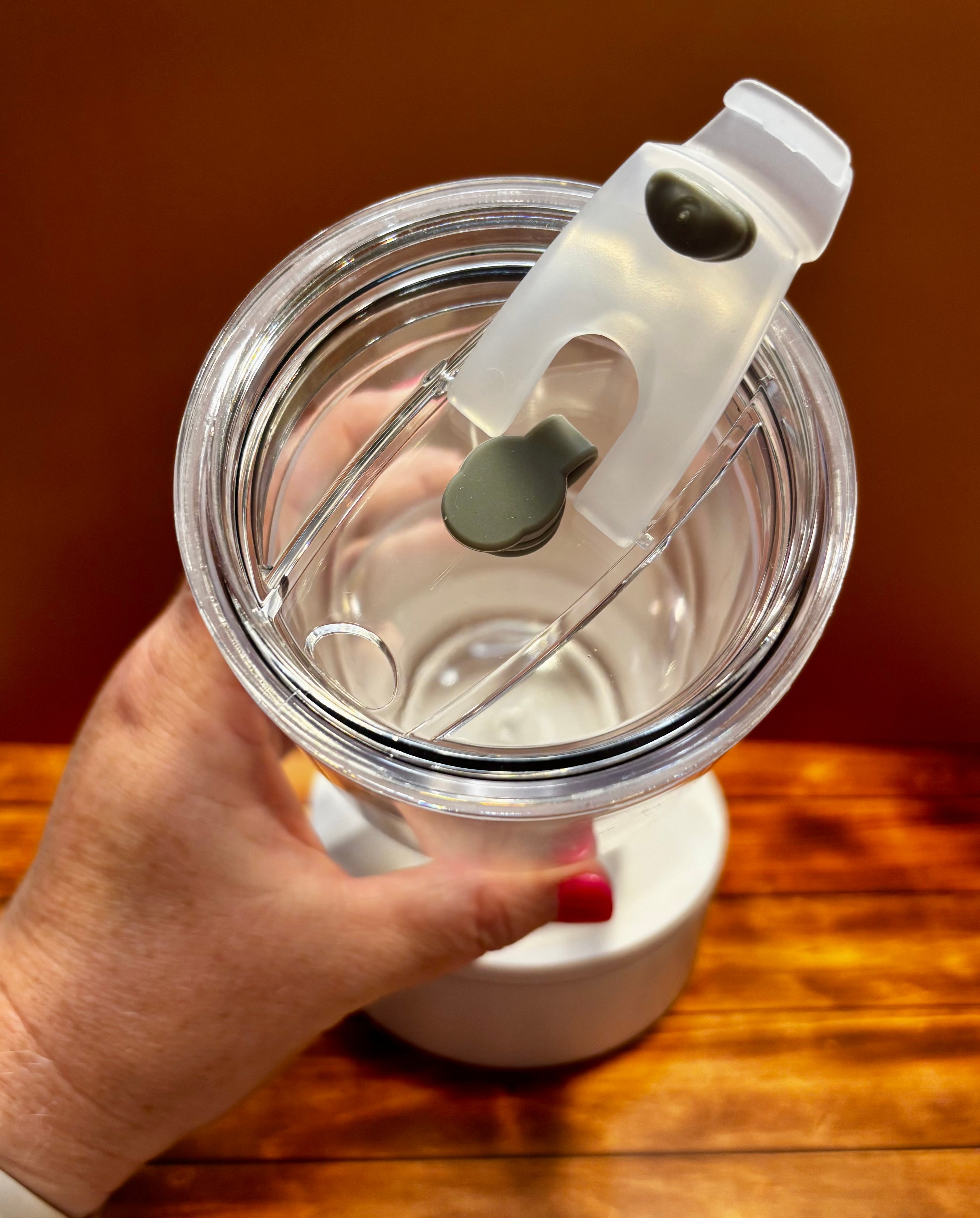 18oz Acrylic Snowglobe Sip/Straw Tumbler